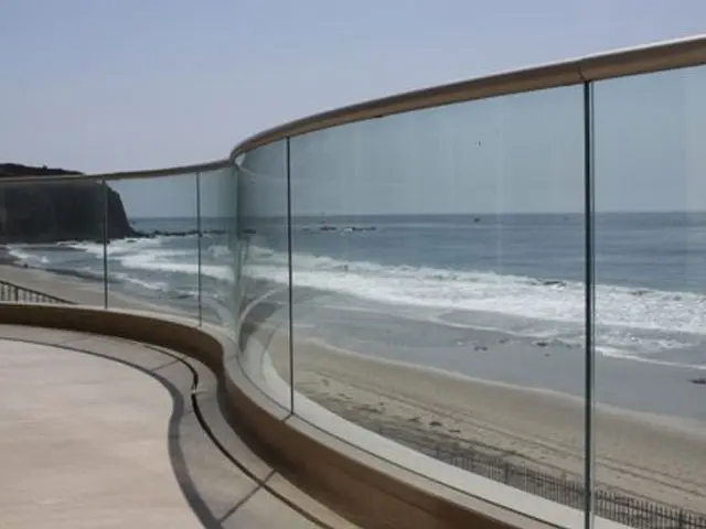 Aluminum & Steel Frame Glass Deck Railing Newport Beach